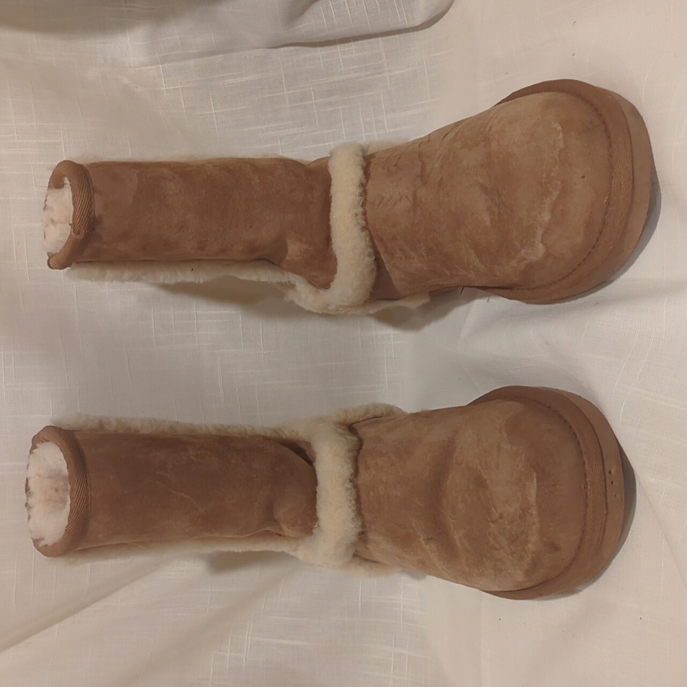Womens UGG Carter Chestnut Suede Winter Boots size 6